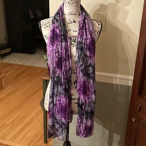 Set of 2 crinkled effect oblong scarves- purple and turquoise